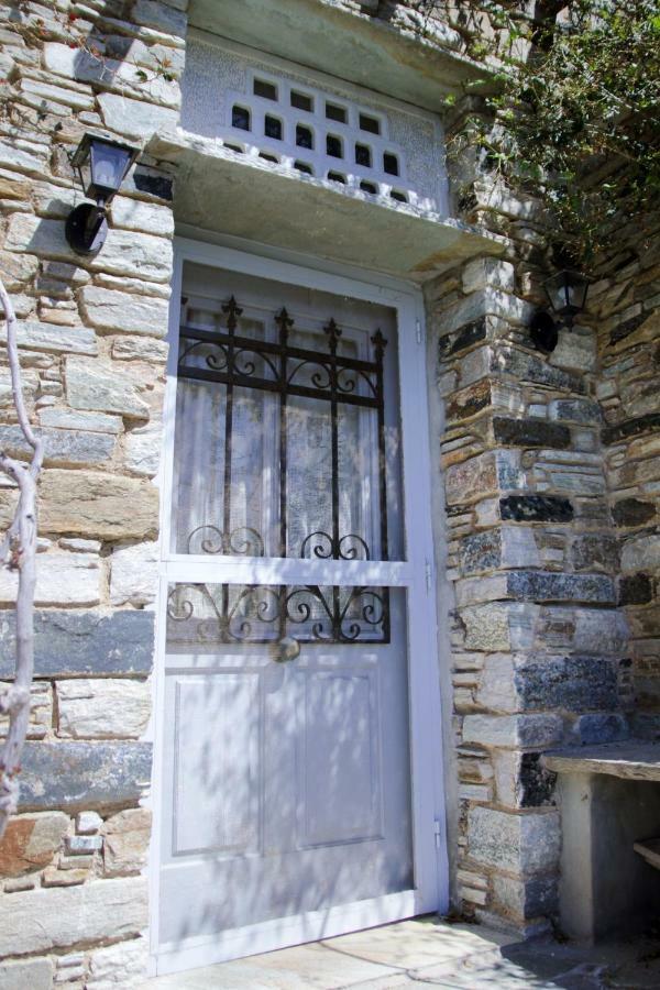 Cozy Guesthouse - Agios Romanos Exteriör bild