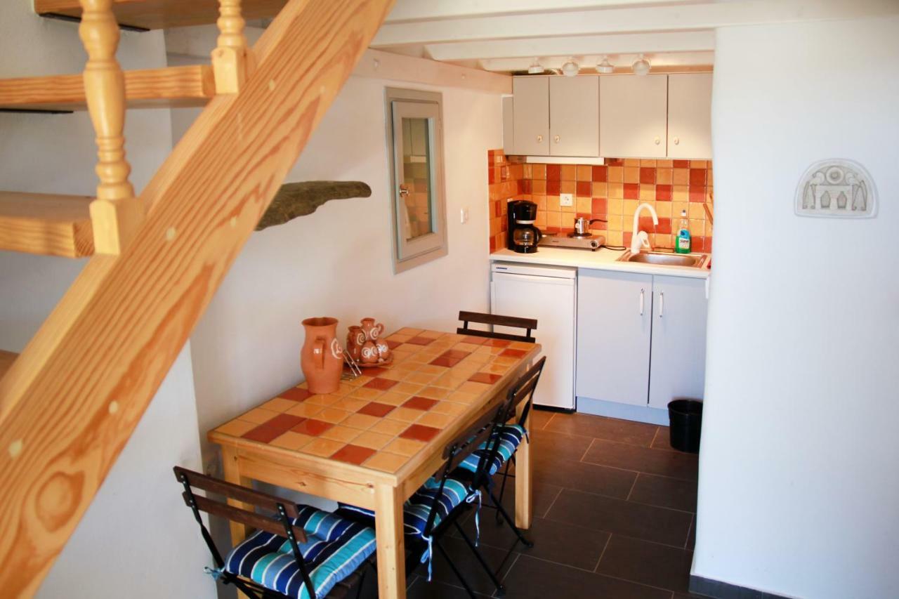 Cozy Guesthouse - Agios Romanos Exteriör bild